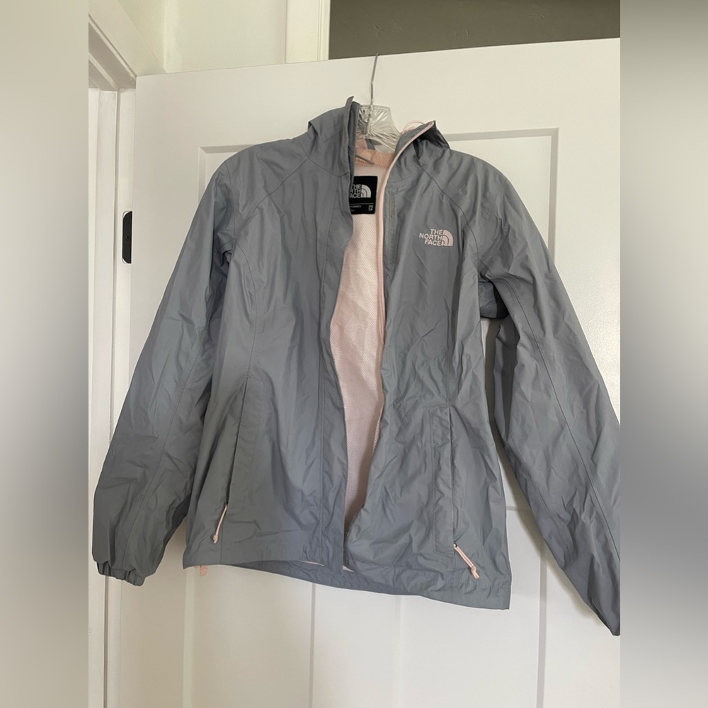 North Face XS gray & Pink Dryvent Rain jacket NEW - Picture 2 of 6